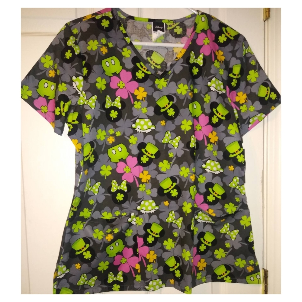 🍀NWT🍀 Disney Irish Themed Scrub Top
